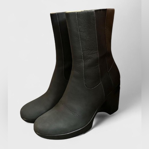 COLE HAAN x NIKE AIR Ankle Boots - Picture 1 of 5